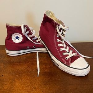 Red/Maroon Hightop Converse - 8M